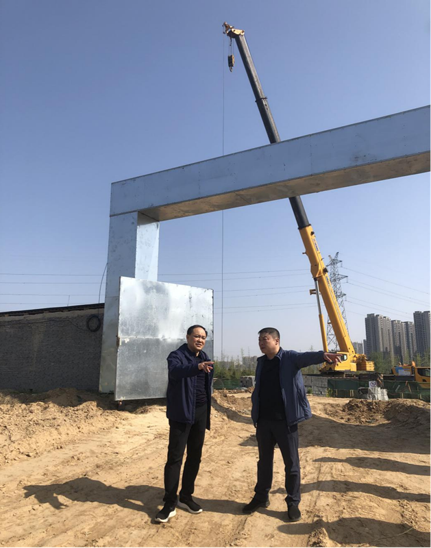 鄭州市建設(shè)投資集團有限公司黨委委員、副總經(jīng)理張巖到侯寨新鎮(zhèn)區(qū)安置區(qū)調(diào)研項目建設(shè)工作