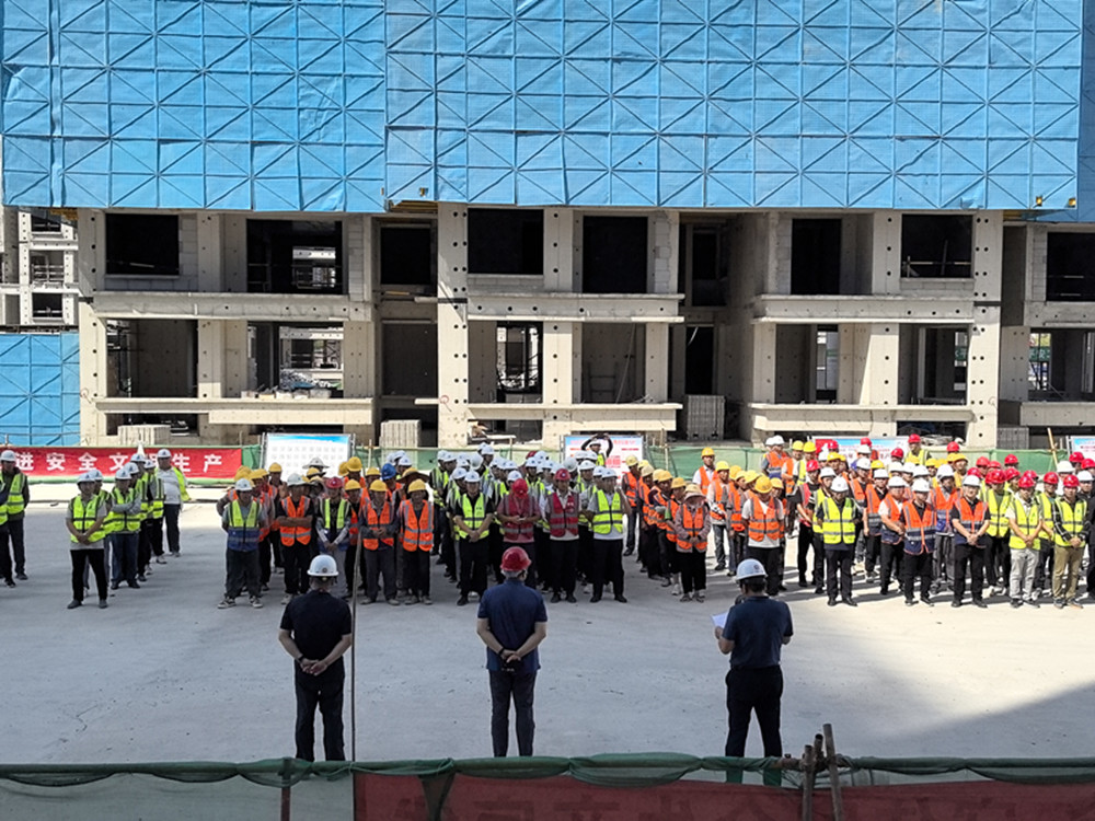 集團(tuán)公司深入開展“安全宣傳咨詢?nèi)铡被顒?></a>
      <div   id=